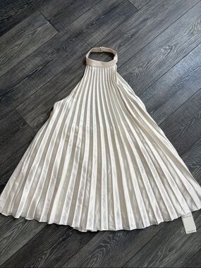 abercrombie floaty plunge midi dress ashleerosehartley on LTK